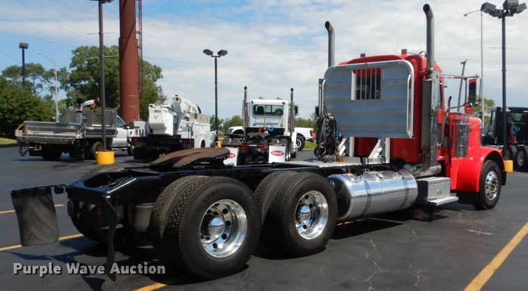 image for item GV9172 2007 Peterbilt 379  semi truck