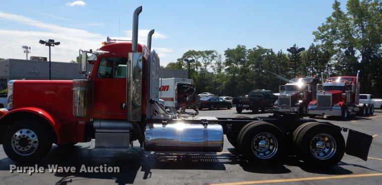 image for item GV9172 2007 Peterbilt 379  semi truck