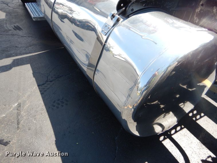 image for item GV9172 2007 Peterbilt 379  semi truck