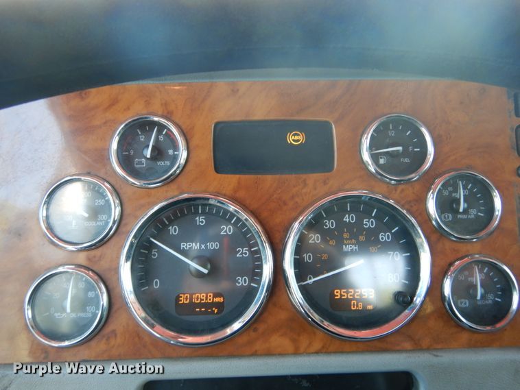 image for item GV9172 2007 Peterbilt 379  semi truck