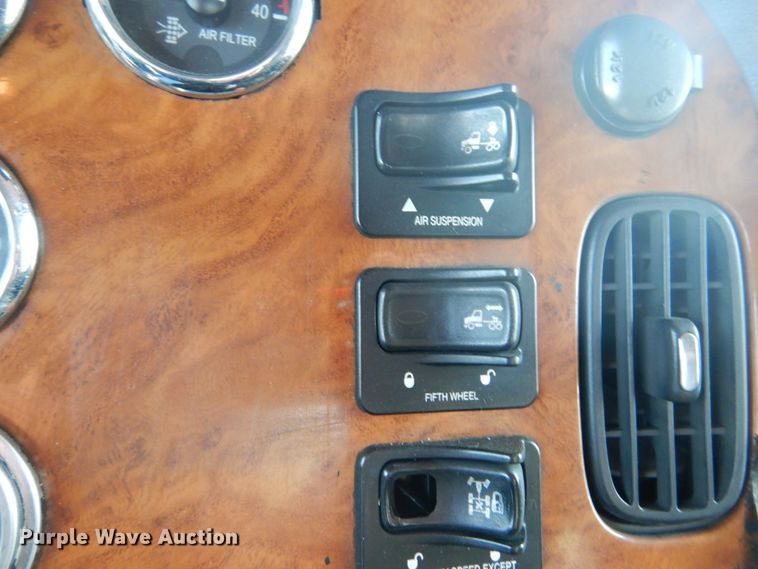 image for item GV9172 2007 Peterbilt 379  semi truck