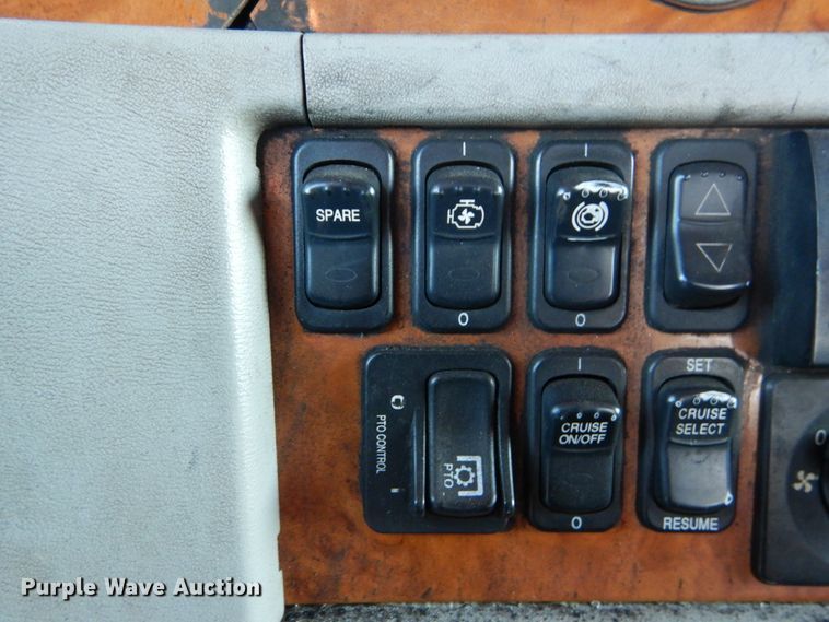 image for item GV9172 2007 Peterbilt 379  semi truck