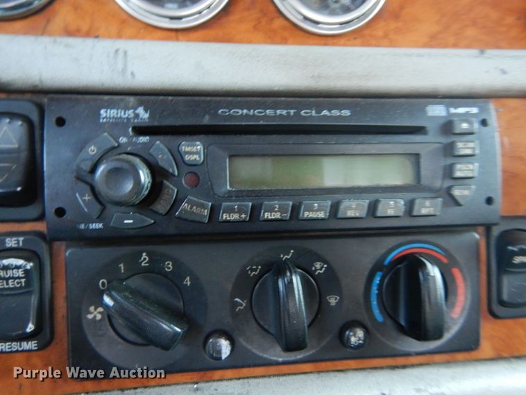 image for item GV9172 2007 Peterbilt 379  semi truck