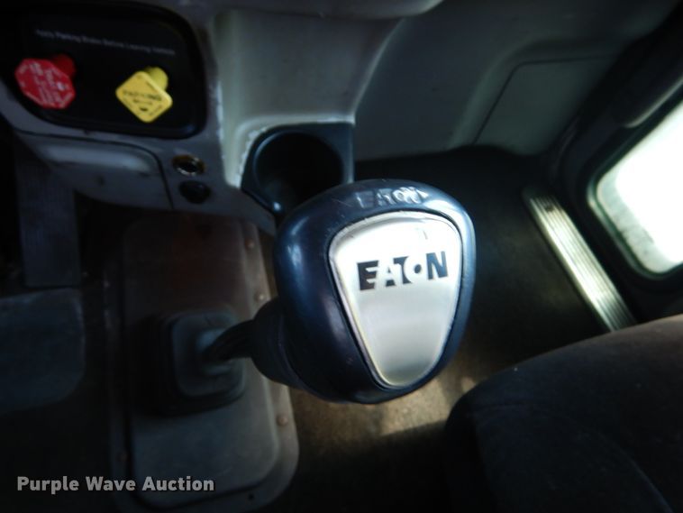 image for item GV9172 2007 Peterbilt 379  semi truck