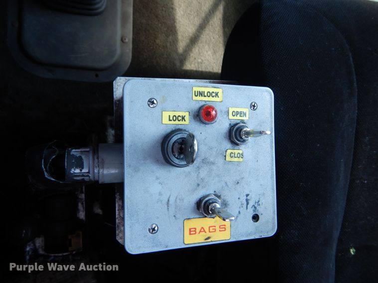 image for item GV9172 2007 Peterbilt 379  semi truck