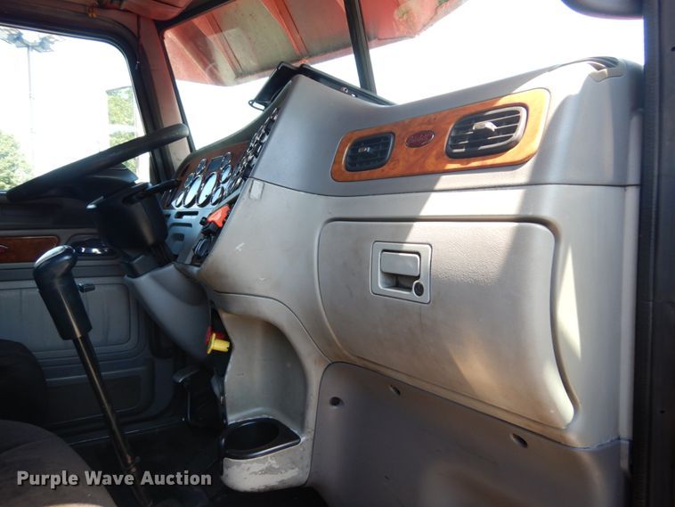 image for item GV9172 2007 Peterbilt 379  semi truck