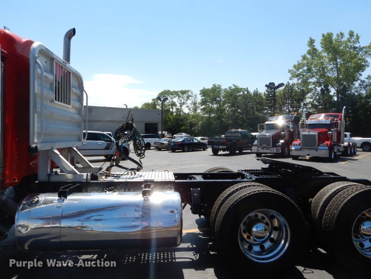 image for item GV9172 2007 Peterbilt 379  semi truck