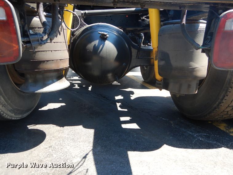 image for item GV9172 2007 Peterbilt 379  semi truck