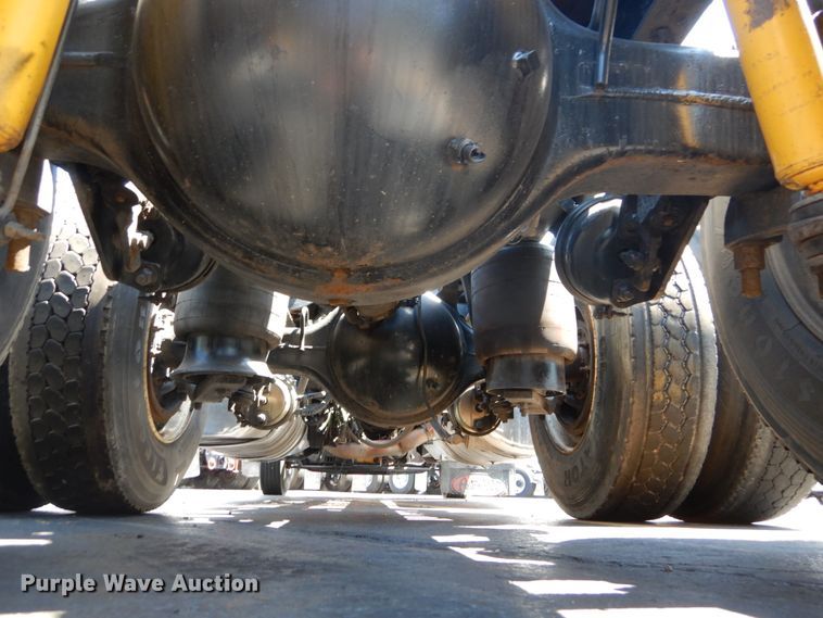 image for item GV9172 2007 Peterbilt 379  semi truck