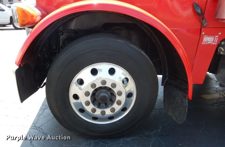 image for item GV9172 2007 Peterbilt 379  semi truck