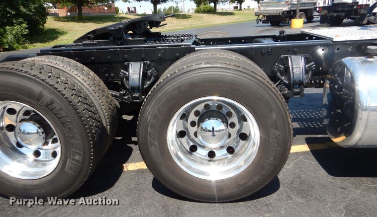 image for item GV9172 2007 Peterbilt 379  semi truck