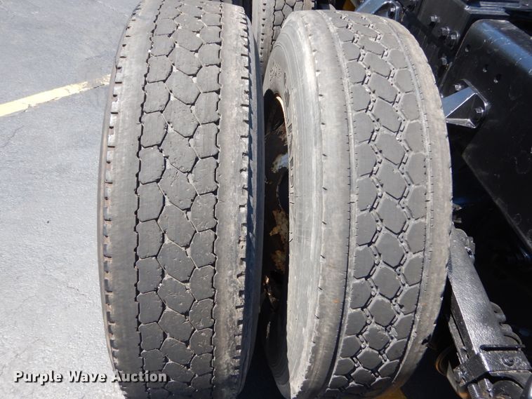 image for item GV9172 2007 Peterbilt 379  semi truck