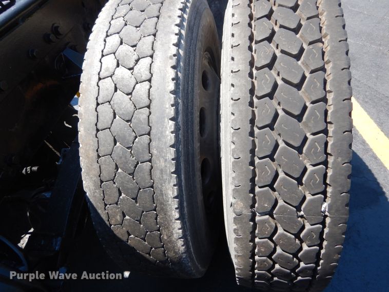 image for item GV9172 2007 Peterbilt 379  semi truck