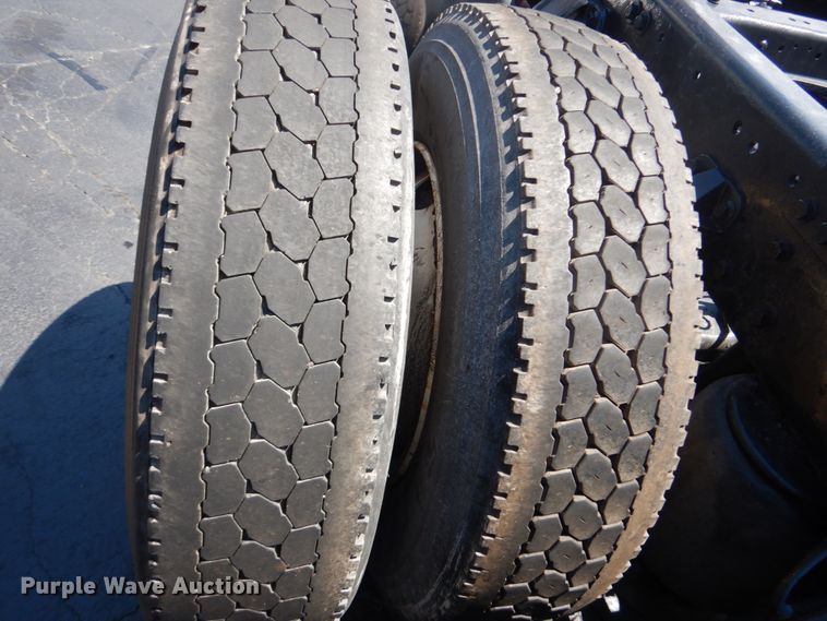 image for item GV9172 2007 Peterbilt 379  semi truck