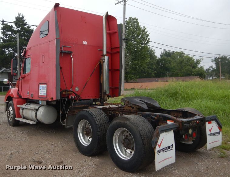 image for item GV9183 2006 Freightliner Columbia  semi truck