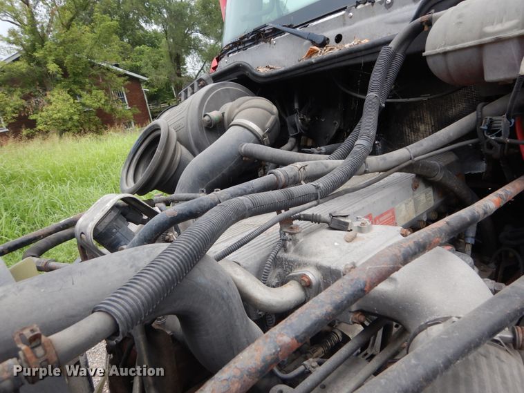 image for item GV9183 2006 Freightliner Columbia  semi truck