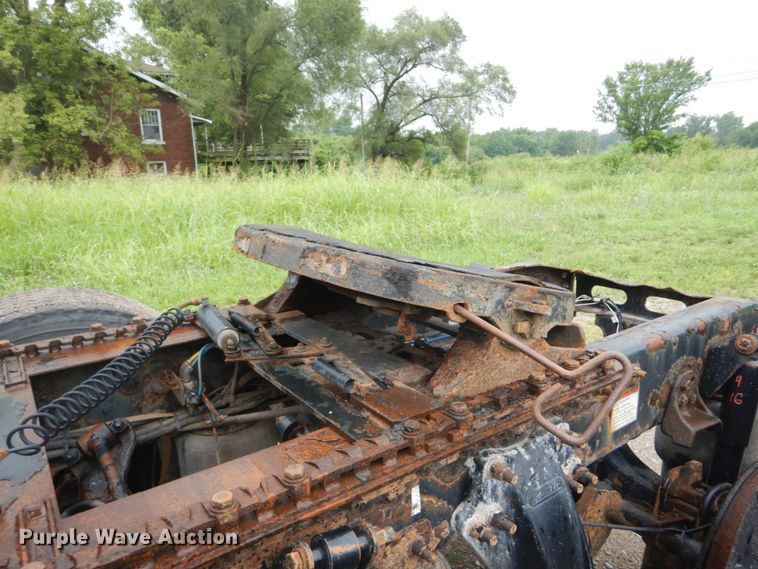 image for item GV9183 2006 Freightliner Columbia  semi truck