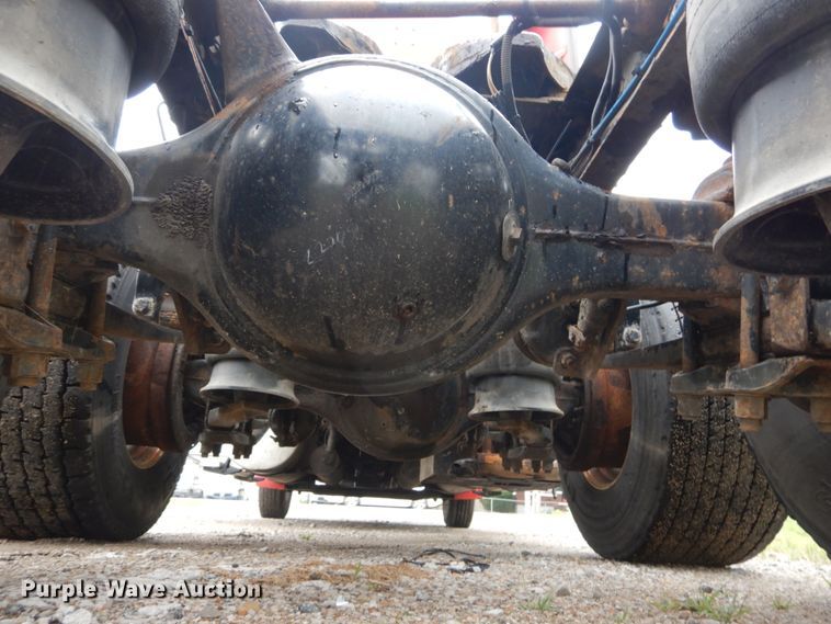 image for item GV9183 2006 Freightliner Columbia  semi truck