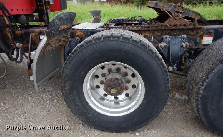 image for item GV9183 2006 Freightliner Columbia  semi truck