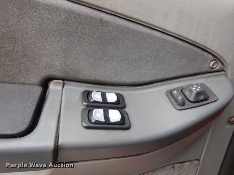 image for item GV9183 2006 Freightliner Columbia  semi truck