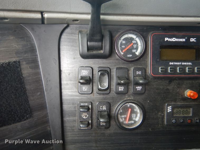 image for item GV9183 2006 Freightliner Columbia  semi truck