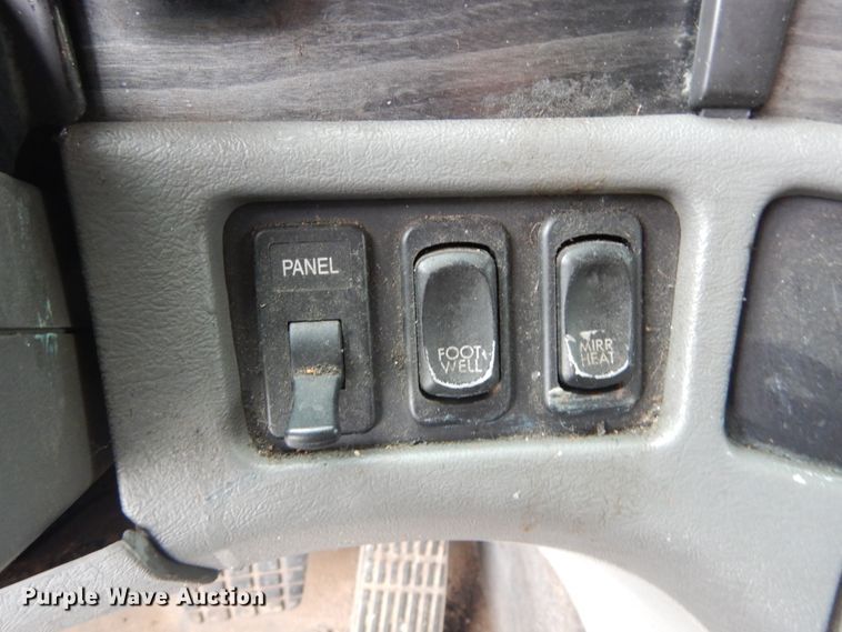 image for item GV9183 2006 Freightliner Columbia  semi truck