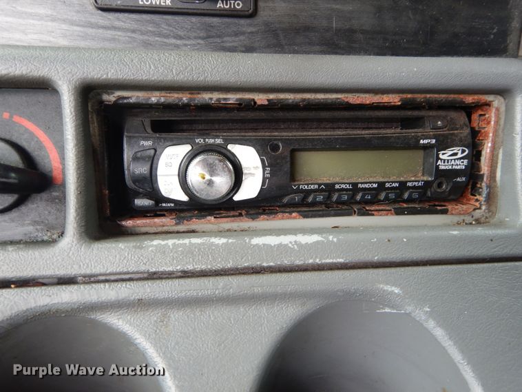 image for item GV9183 2006 Freightliner Columbia  semi truck