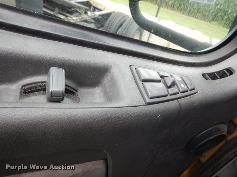 image for item GV9184 2009 Volvo VNL670  semi truck