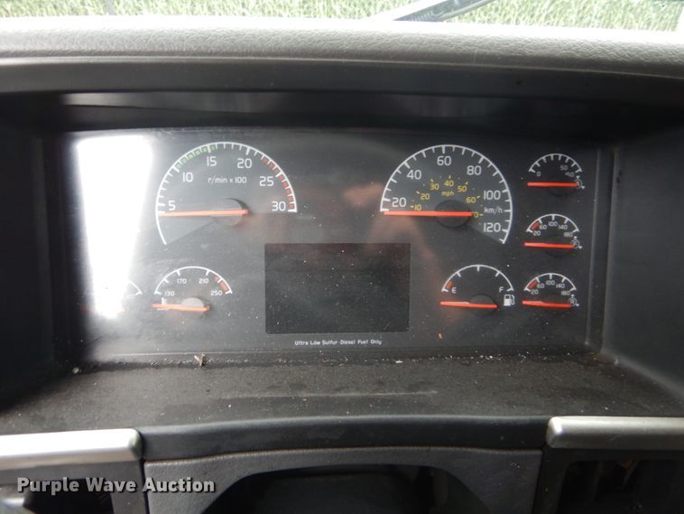 image for item GV9184 2009 Volvo VNL670  semi truck