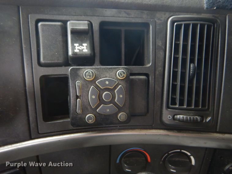 image for item GV9184 2009 Volvo VNL670  semi truck