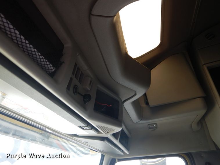 image for item GV9184 2009 Volvo VNL670  semi truck