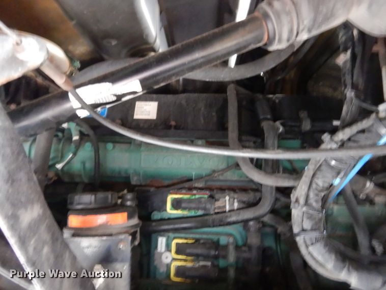 image for item GV9184 2009 Volvo VNL670  semi truck