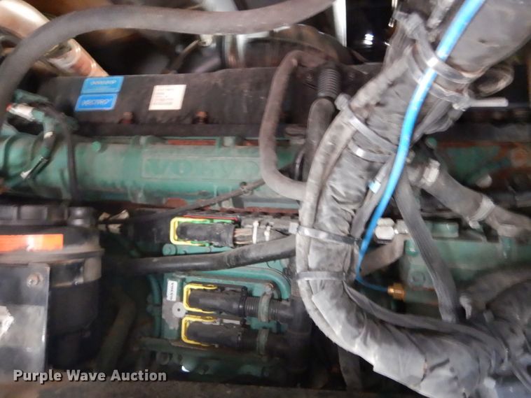 image for item GV9184 2009 Volvo VNL670  semi truck