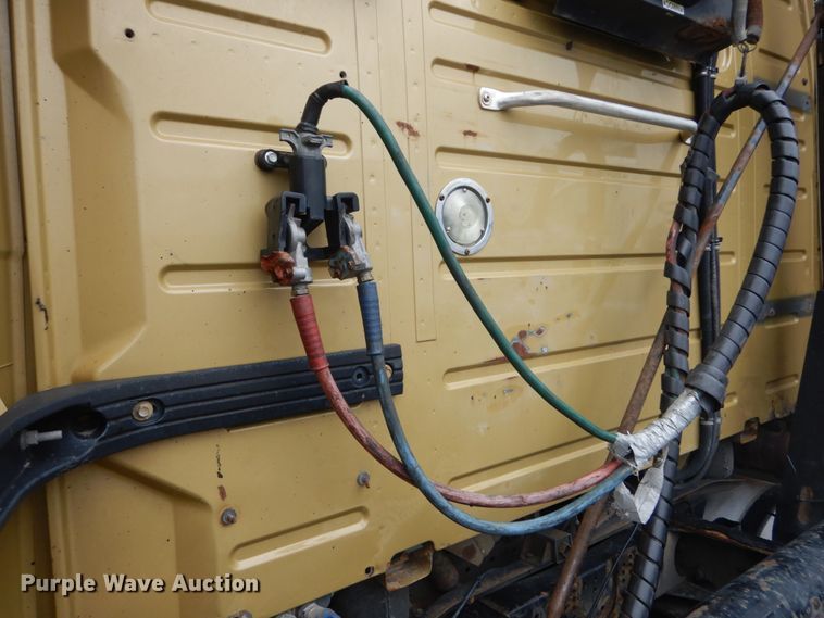 image for item GV9184 2009 Volvo VNL670  semi truck