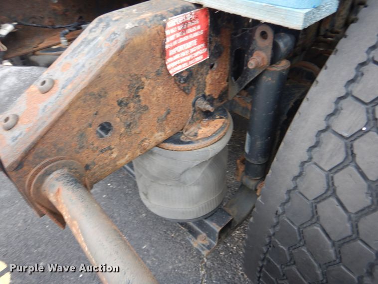 image for item GV9184 2009 Volvo VNL670  semi truck