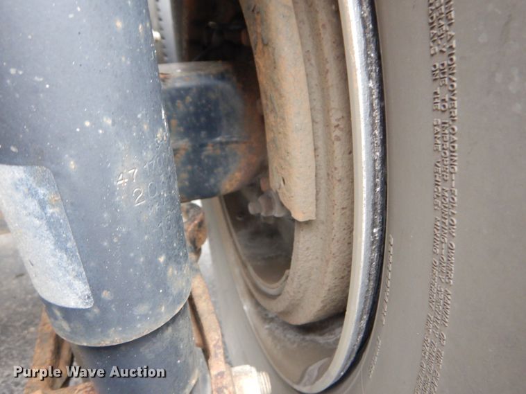 image for item GV9184 2009 Volvo VNL670  semi truck