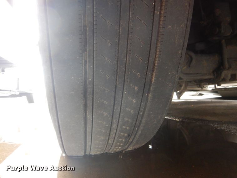 image for item GV9184 2009 Volvo VNL670  semi truck