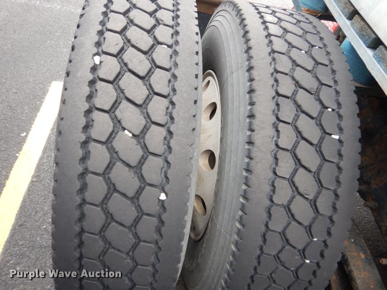 image for item GV9184 2009 Volvo VNL670  semi truck