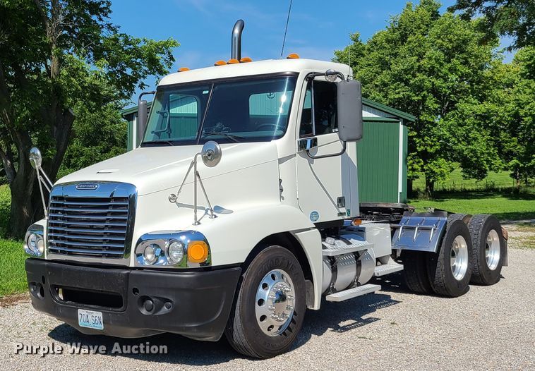 image for item GX9277 2009 Freightliner Century Class  semi truck