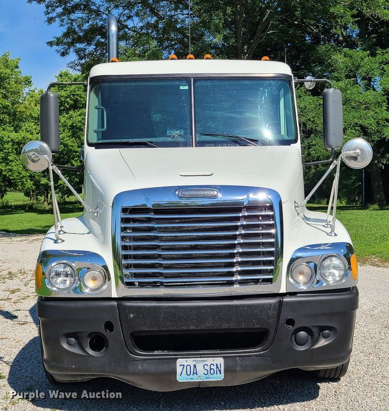 image for item GX9277 2009 Freightliner Century Class  semi truck