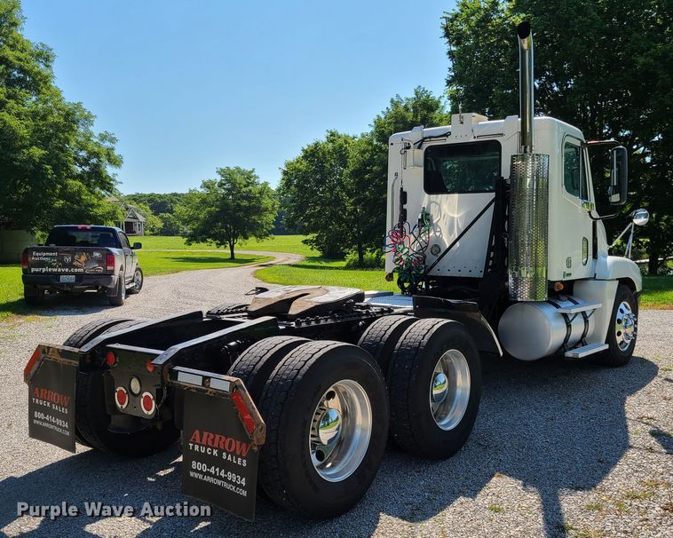 image for item GX9277 2009 Freightliner Century Class  semi truck