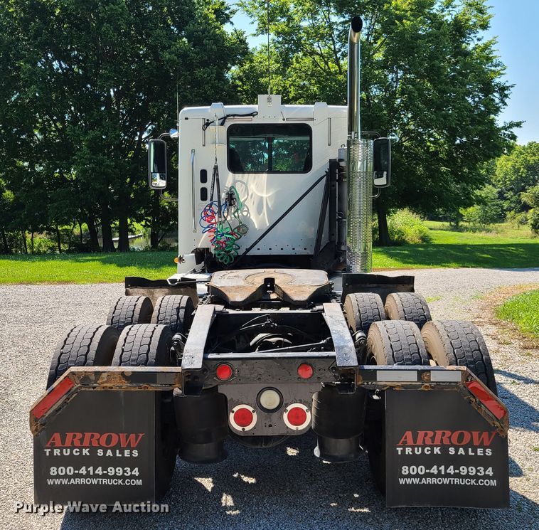 image for item GX9277 2009 Freightliner Century Class  semi truck