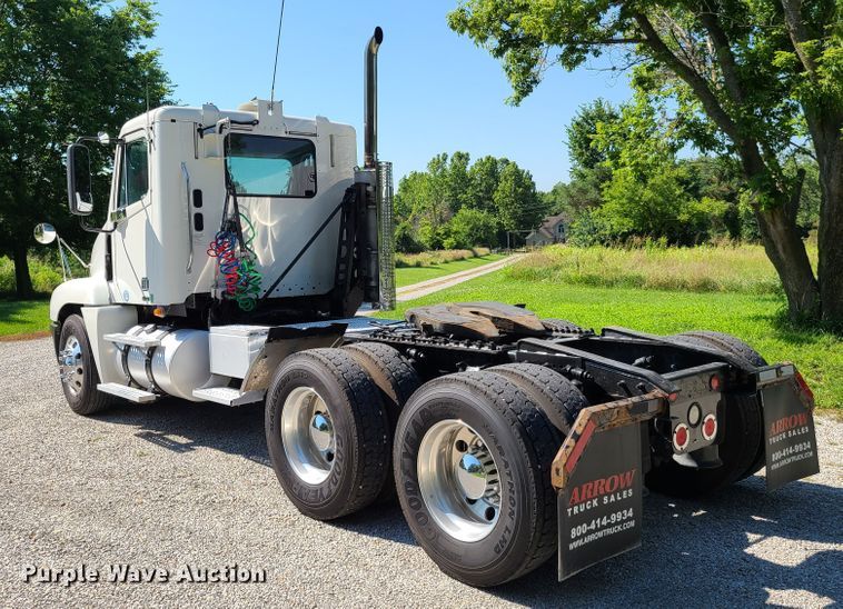 image for item GX9277 2009 Freightliner Century Class  semi truck