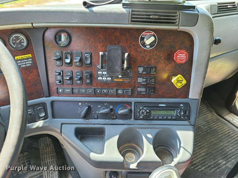 image for item GX9277 2009 Freightliner Century Class  semi truck