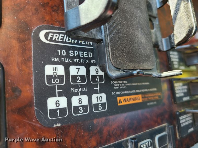 image for item GX9277 2009 Freightliner Century Class  semi truck