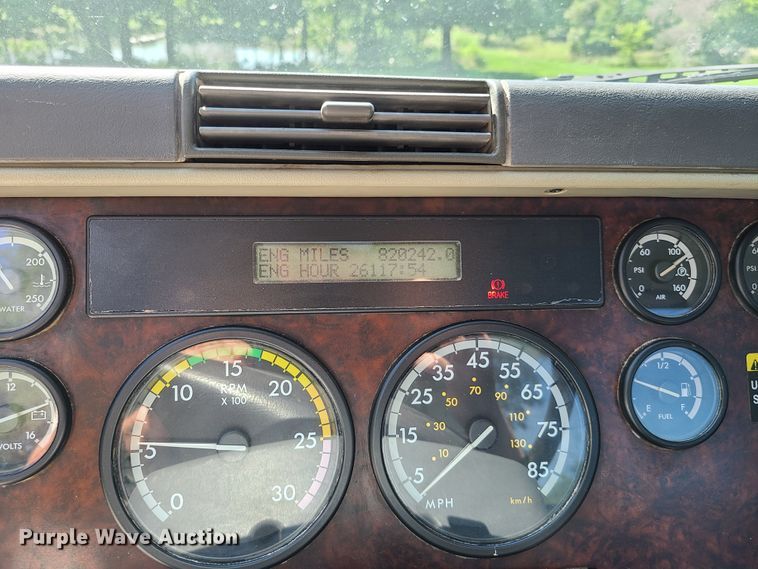 image for item GX9277 2009 Freightliner Century Class  semi truck