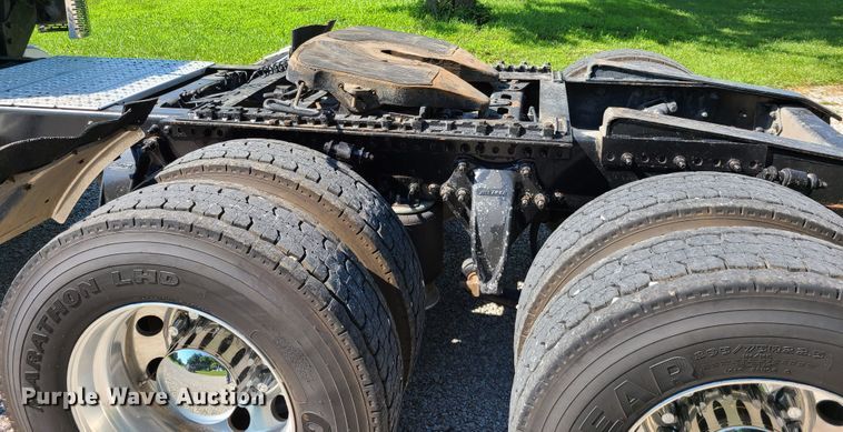 image for item GX9277 2009 Freightliner Century Class  semi truck