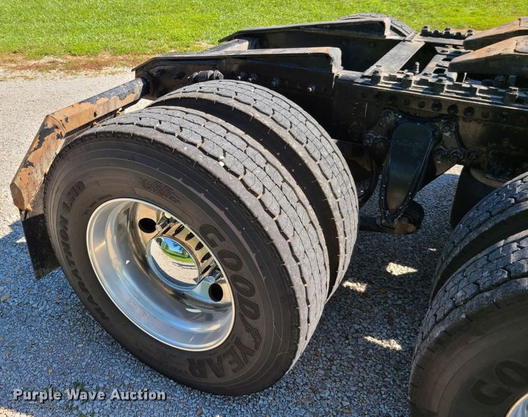 image for item GX9277 2009 Freightliner Century Class  semi truck