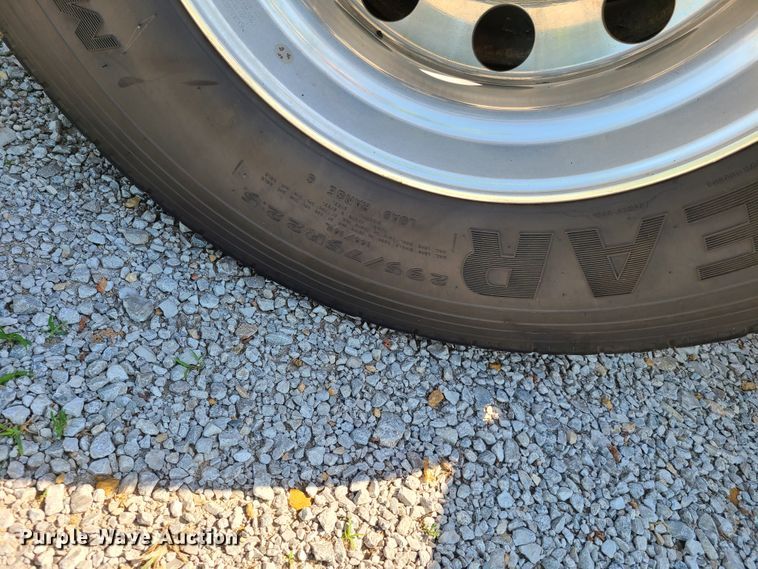 image for item GX9277 2009 Freightliner Century Class  semi truck