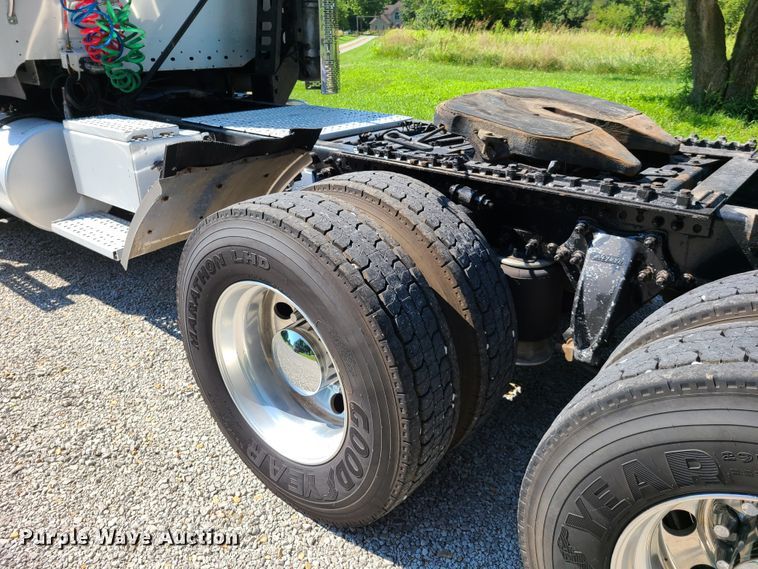 image for item GX9277 2009 Freightliner Century Class  semi truck